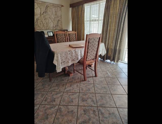 3 BEDROOM FREEHOLD FOR SALE IN BARRY HERTZOG PARK